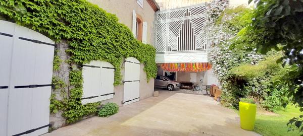 À VENDRE VERNIOLLE : MAISON DE CARACTÈRE AU CHARME UNIQUE.