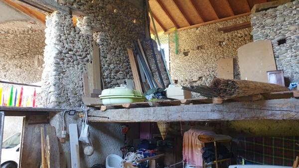 À VENDRE VERNIOLLE : MAISON DE CARACTÈRE AU CHARME UNIQUE.