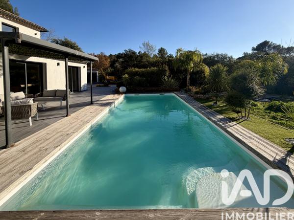 Maison à vendre 10 pièces 285 m² Roquebrune-sur-Argens