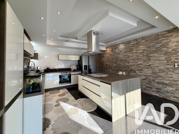 Maison à vendre 10 pièces 285 m² Roquebrune-sur-Argens