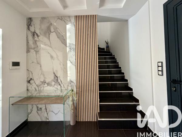 Maison à vendre 10 pièces 285 m² Roquebrune-sur-Argens