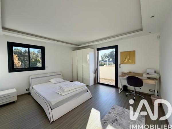 Maison à vendre 10 pièces 285 m² Roquebrune-sur-Argens