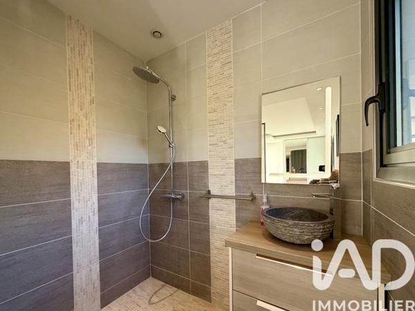 Maison à vendre 10 pièces 285 m² Roquebrune-sur-Argens
