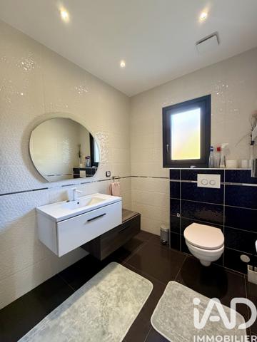 Maison à vendre 10 pièces 285 m² Roquebrune-sur-Argens