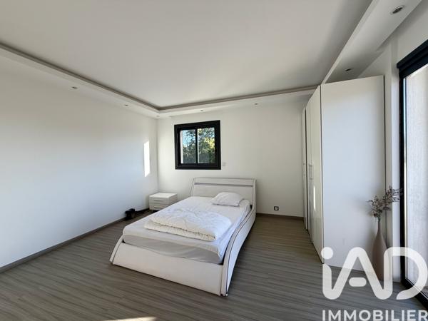 Maison à vendre 10 pièces 285 m² Roquebrune-sur-Argens