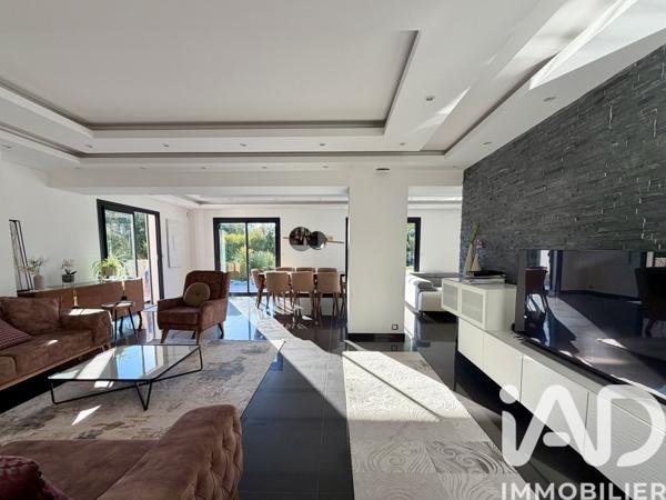 Maison à vendre 10 pièces 285 m² Roquebrune-sur-Argens