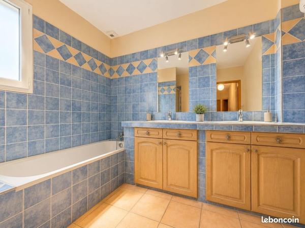 Caumont-sur-Durance – Maison familiale avec piscine et terrain détachable