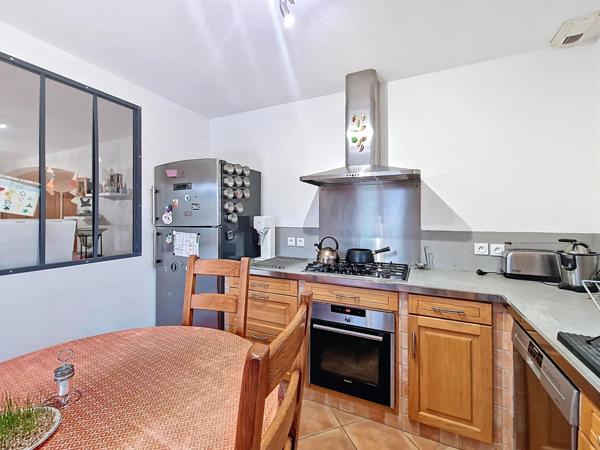 Caumont-sur-Durance – Maison familiale avec piscine et terrain détachable