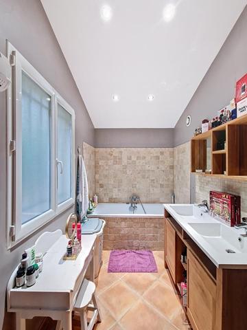 Caumont-sur-Durance – Maison familiale avec piscine et terrain détachable