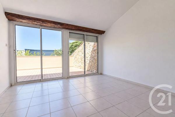 Immeuble à vendre  260 m 2   CLERMONT L HERAULT  - 34