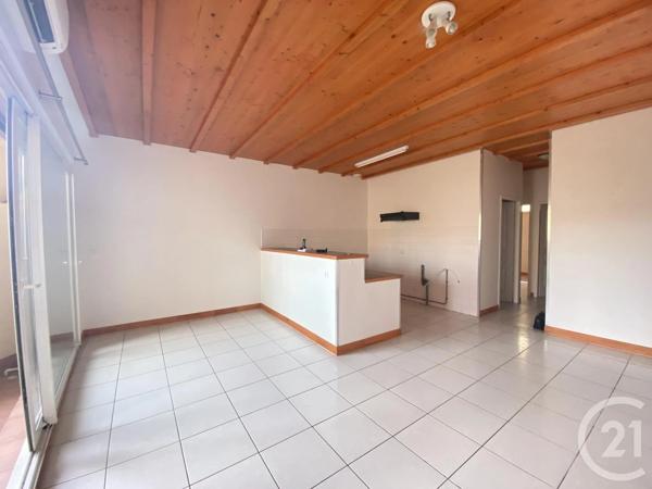 Immeuble à vendre  260 m 2   CLERMONT L HERAULT  - 34