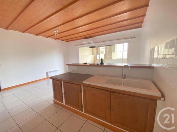 Immeuble à vendre  260 m 2   CLERMONT L HERAULT  - 34