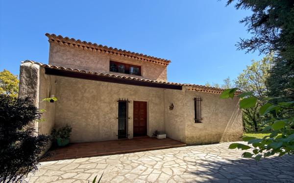 Maison à vendre    6 pièces • 169,89 m2 Châteauneuf-Grasse