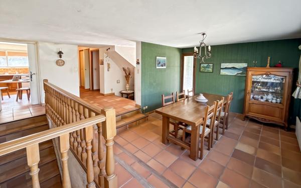 Maison à vendre    6 pièces • 169,89 m2 Châteauneuf-Grasse