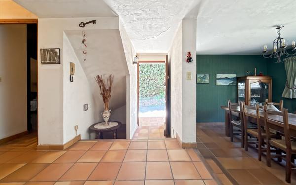 Maison à vendre    6 pièces • 169,89 m2 Châteauneuf-Grasse