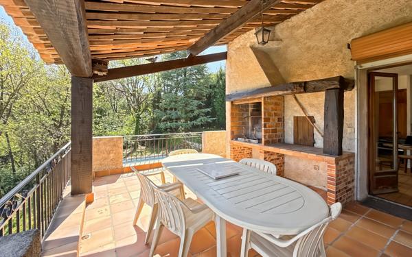 Maison à vendre    6 pièces • 169,89 m2 Châteauneuf-Grasse