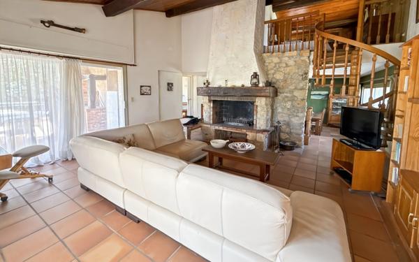 Maison à vendre    6 pièces • 169,89 m2 Châteauneuf-Grasse