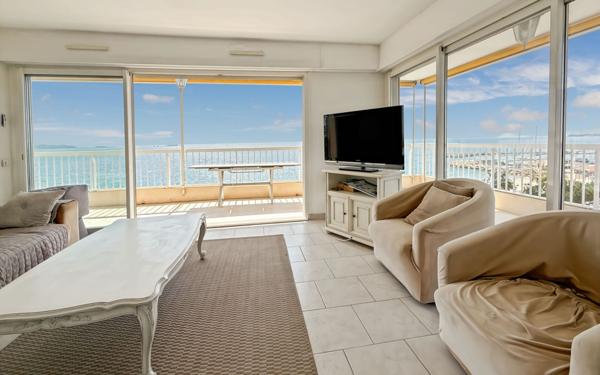 Appartement à vendre    3 pièces •  Fréjus