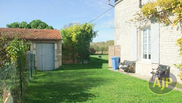 Location maison Saint Sever De Saintonge : 750 € - AJP Immobilier Saintes