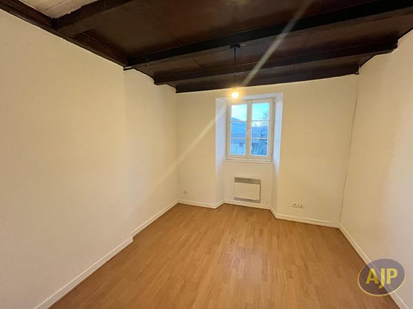 Location maison Saint Sever De Saintonge : 750 € - AJP Immobilier Saintes