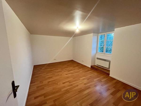 Location maison Saint Sever De Saintonge : 750 € - AJP Immobilier Saintes