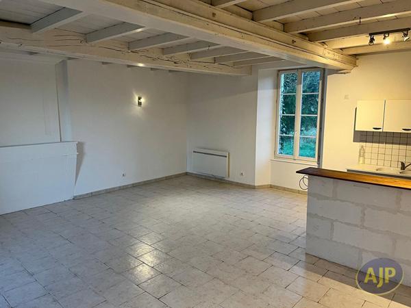 Location maison Saint Sever De Saintonge : 750 € - AJP Immobilier Saintes