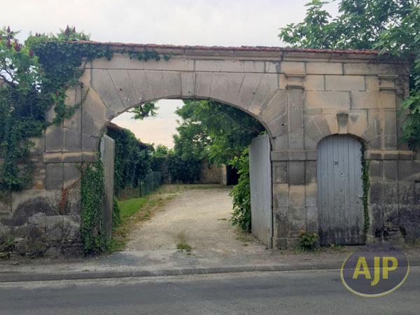 Location maison Saint Sever De Saintonge : 750 € - AJP Immobilier Saintes