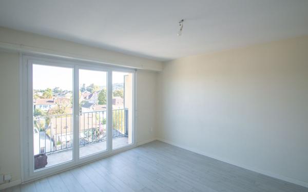Appartement à louer    1 pièce • 33,28 m2 Pau