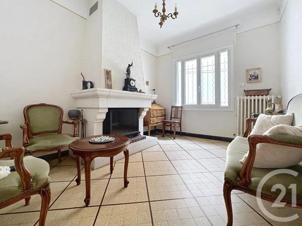 Maison à vendre  6 pièces - 193 m 2   MAUGUIO CARNON  - 34