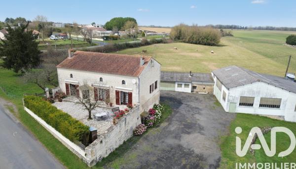 Maison à vendre 6 pièces 168 m² Aunac-sur-Charente