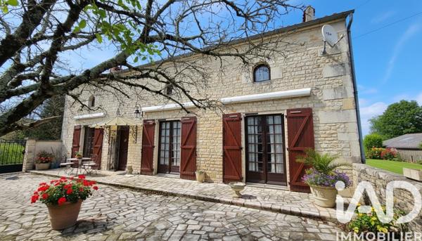 Maison à vendre 6 pièces 168 m² Aunac-sur-Charente