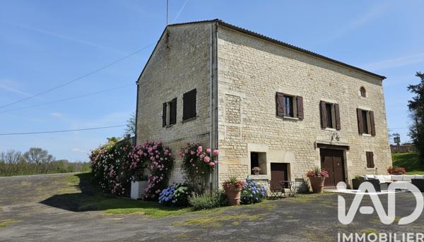 Maison à vendre 6 pièces 168 m² Aunac-sur-Charente