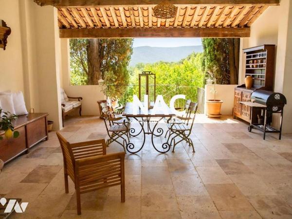 Charmante Maison de 215m² habitable située au cœur d'un Hameau