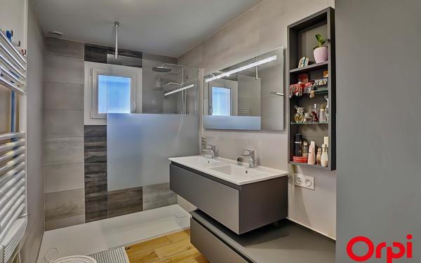 Maison à vendre    5 pièces •  Bourgoin-Jallieu