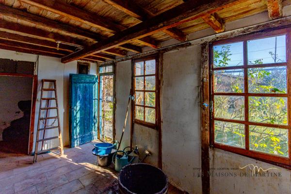 Montesquieu-Volvestre (31310) Superbe maison de village de 189m2 avec jardin et garages.