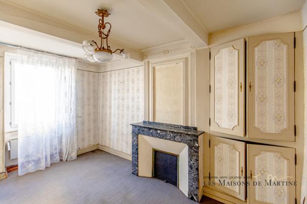 Montesquieu-Volvestre (31310) Superbe maison de village de 189m2 avec jardin et garages.