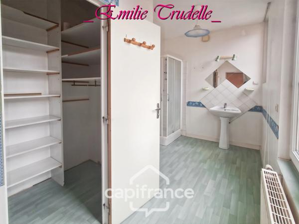 Maison à vendre 5 pièces (72) 125 m² -3/5 chambres – jardin clos 300 m² – dépendances – Saint-Calais