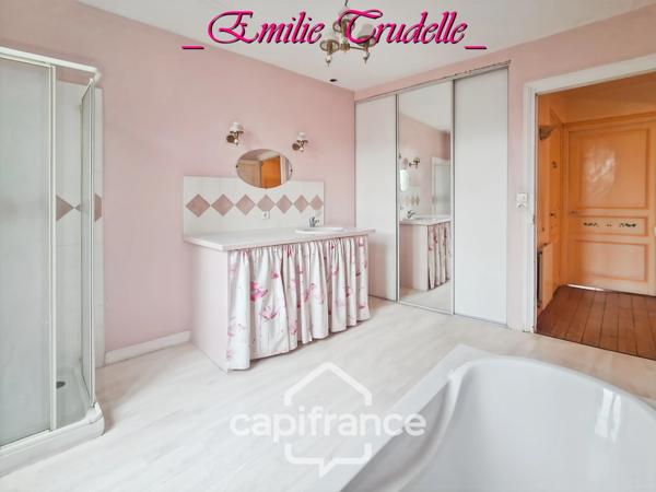 Maison à vendre 5 pièces (72) 125 m² -3/5 chambres – jardin clos 300 m² – dépendances – Saint-Calais