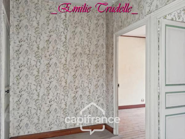 Maison à vendre 5 pièces (72) 125 m² -3/5 chambres – jardin clos 300 m² – dépendances – Saint-Calais