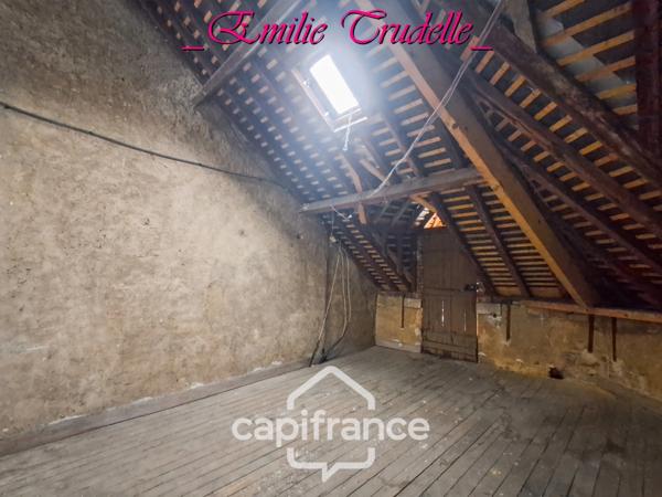 Maison à vendre 5 pièces (72) 125 m² -3/5 chambres – jardin clos 300 m² – dépendances – Saint-Calais