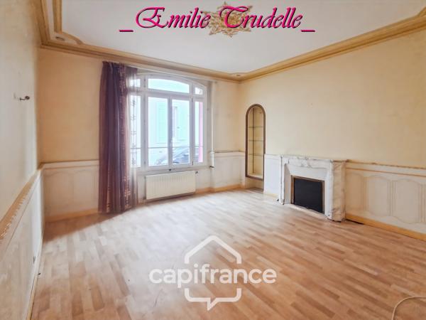 Maison à vendre 5 pièces (72) 125 m² -3/5 chambres – jardin clos 300 m² – dépendances – Saint-Calais