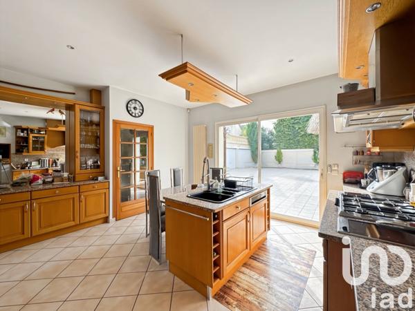 Maison à vendre 7 pièces 220 m² Linas