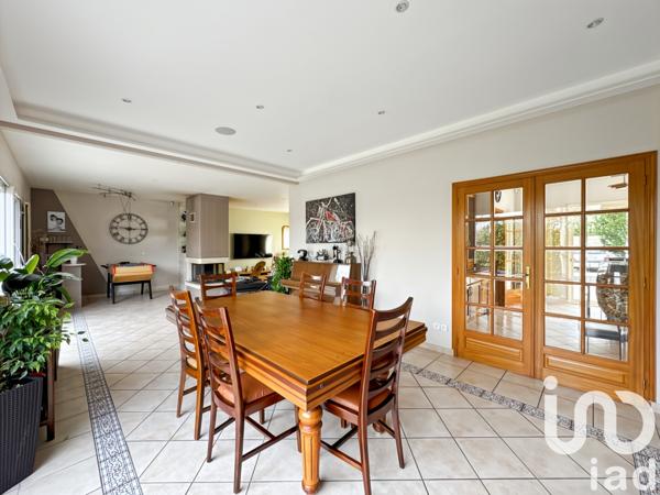 Maison à vendre 7 pièces 220 m² Linas