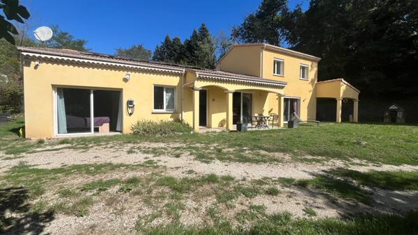 Ardèche : Maison familiale de 175 m², 6 chambres & terrain piscinable