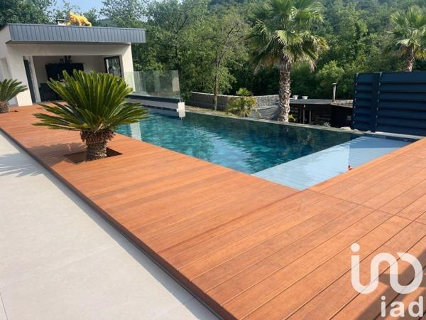 Maison 5 pièces de 158 m² à Les Tourrettes (26740)