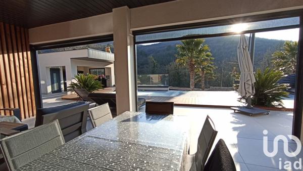 Maison 5 pièces de 158 m² à Les Tourrettes (26740)