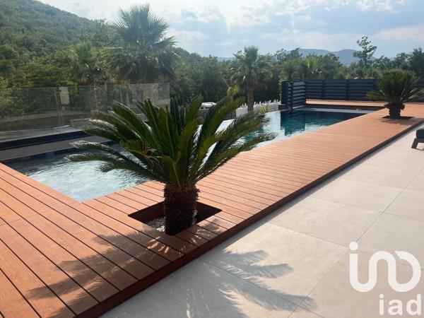 Maison 5 pièces de 158 m² à Les Tourrettes (26740)