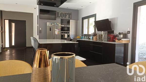 Maison 5 pièces de 158 m² à Les Tourrettes (26740)