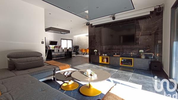 Maison 5 pièces de 158 m² à Les Tourrettes (26740)