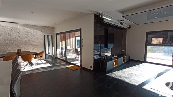 Maison 5 pièces de 158 m² à Les Tourrettes (26740)